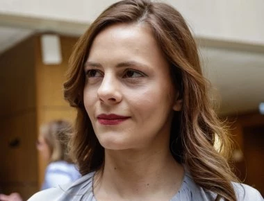 Ε. Αχτσιόγλου: «Η αύξηση του κατώτατου μισθού θα ανακοινωθεί το δεύτερο δεκαπενθήμερο του Ιανουαρίου»